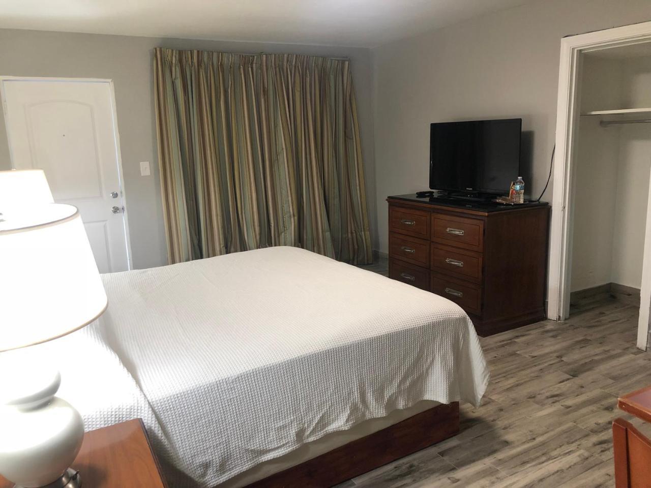 Bay Breeze Inn Bradenton Downtown Экстерьер фото