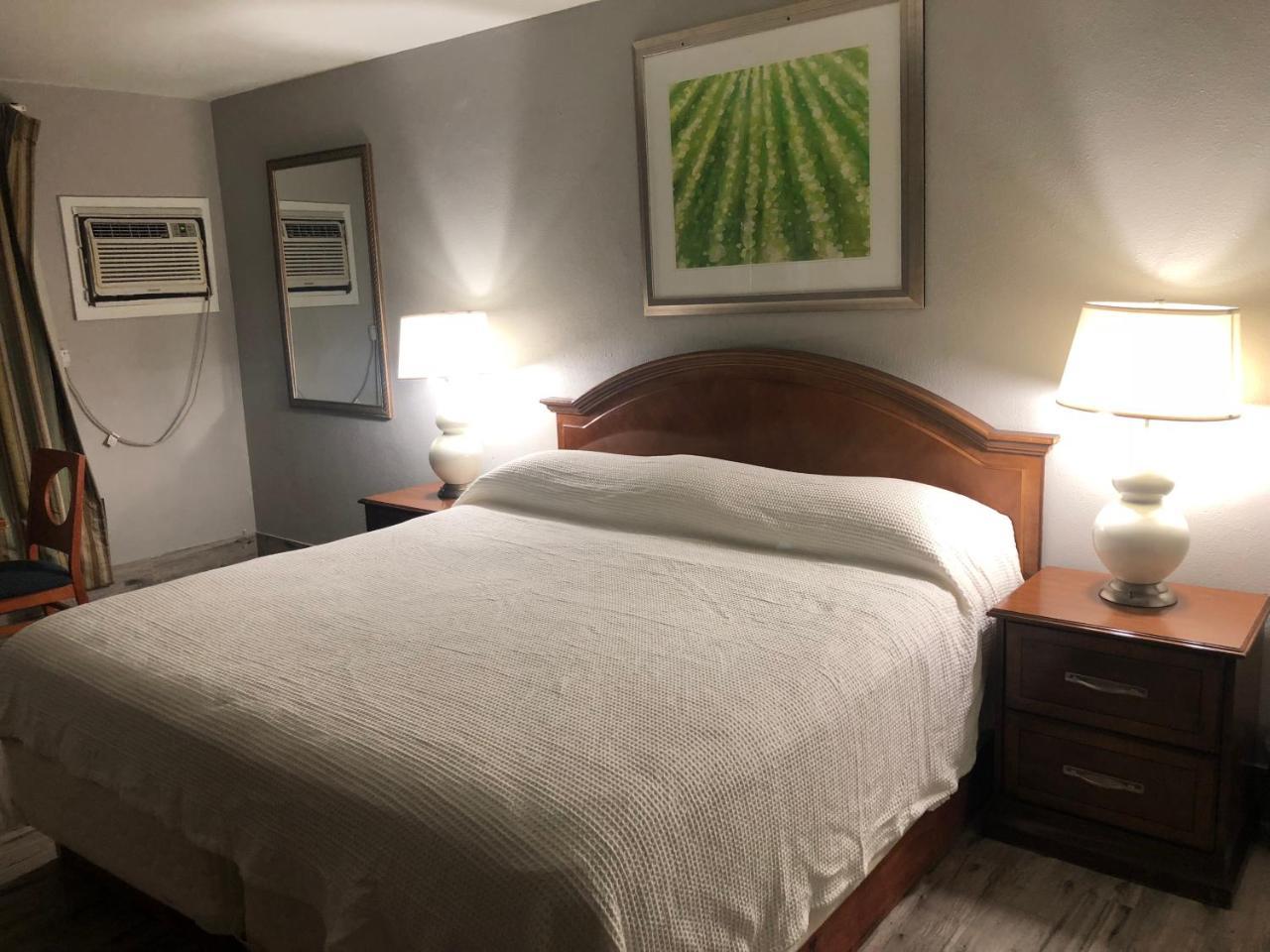 Bay Breeze Inn Bradenton Downtown Экстерьер фото