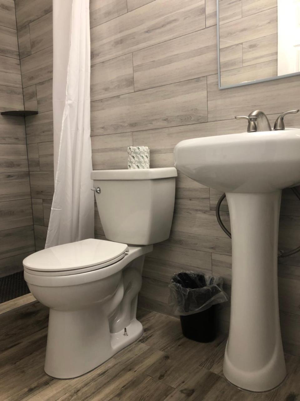 Bay Breeze Inn Bradenton Downtown Экстерьер фото